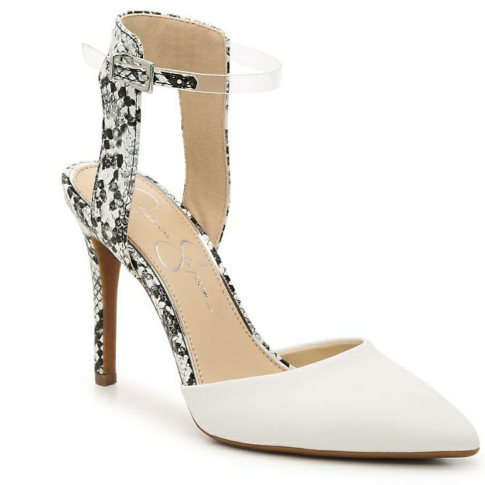 Jessica Simpson pumps